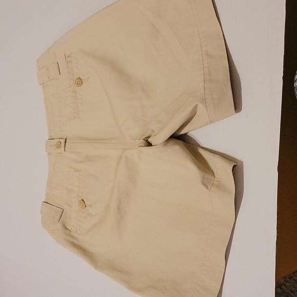 RALPH Lauren size 2 Beige Bermuda Shorts - Picture 5 of 5